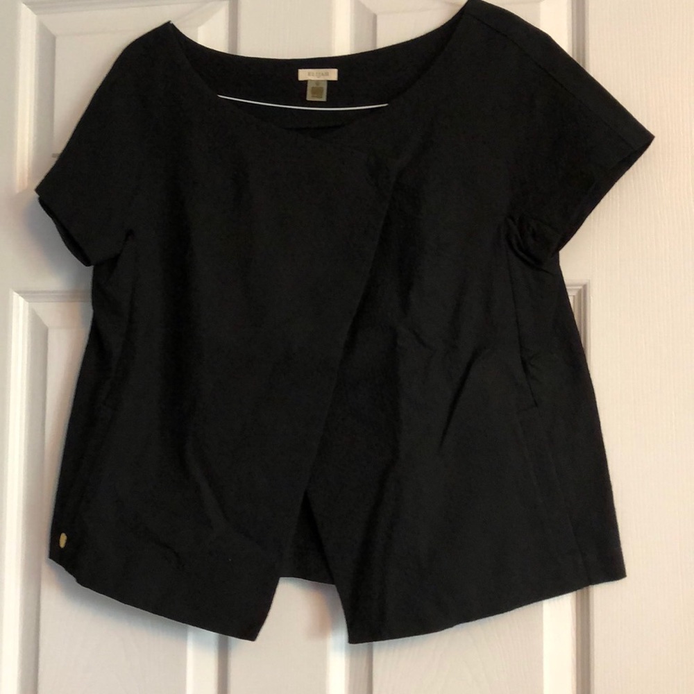 Short Sleeve flyaway top with double button